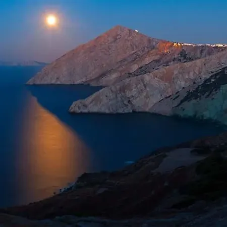 Artemis 3* Folégandros