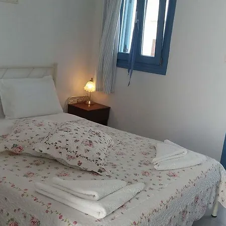 Artemis 3* Folégandros