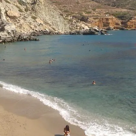 Artemis Affittacamere Folégandros